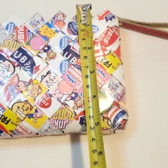 Handmade bubble gum Beano Wristlet - Picture 10 of 11